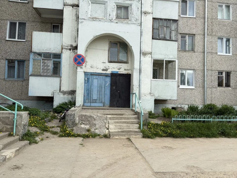 Прокуратура г. Кедрового Томской области обязала управляющую организацию произвести перерасчет платы за домофон и отремонтировать подъезд Прокуратура г. Кедрового Томской области обязала управляющую организацию произвести перерасчет платы за домофон и отремонтировать подъезд