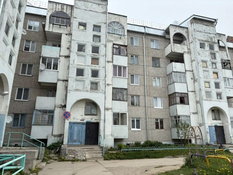 Прокуратура г. Кедрового Томской области обязала управляющую организацию произвести перерасчет платы за домофон и отремонтировать подъезд