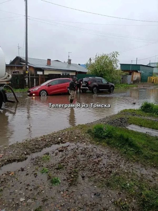 Два томских поселка затопило из-за прорыва дамбы Два томских поселка затопило из-за прорыва дамбы