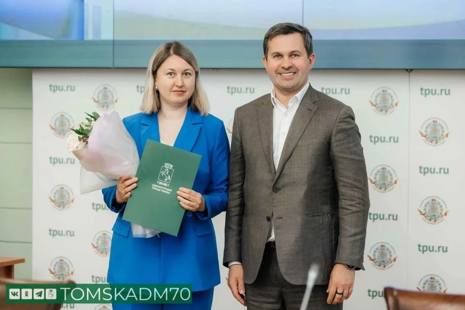 Дмитрий Махиня наградил сотрудников ТПУ