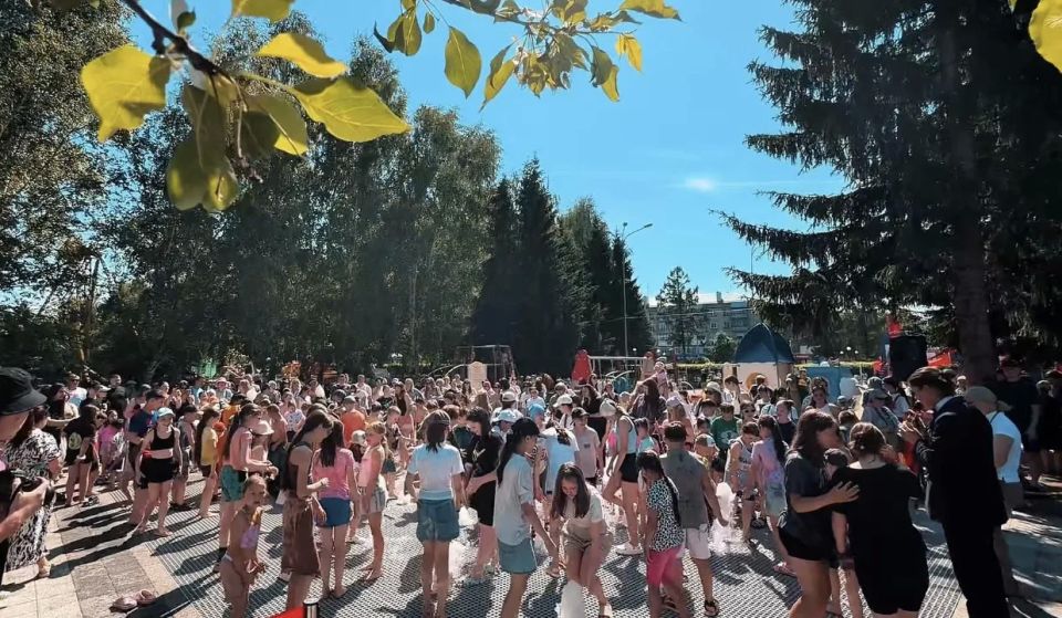 Сухой фонтан появился в Томске Сухой фонтан появился в Томске