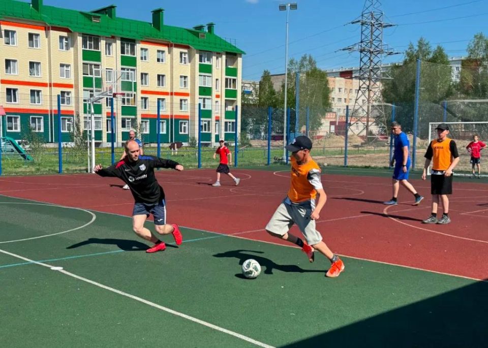 В Томской области полицейские организовали товарищеский футбольный матч для подростков В Томской области полицейские организовали товарищеский футбольный матч для подростков