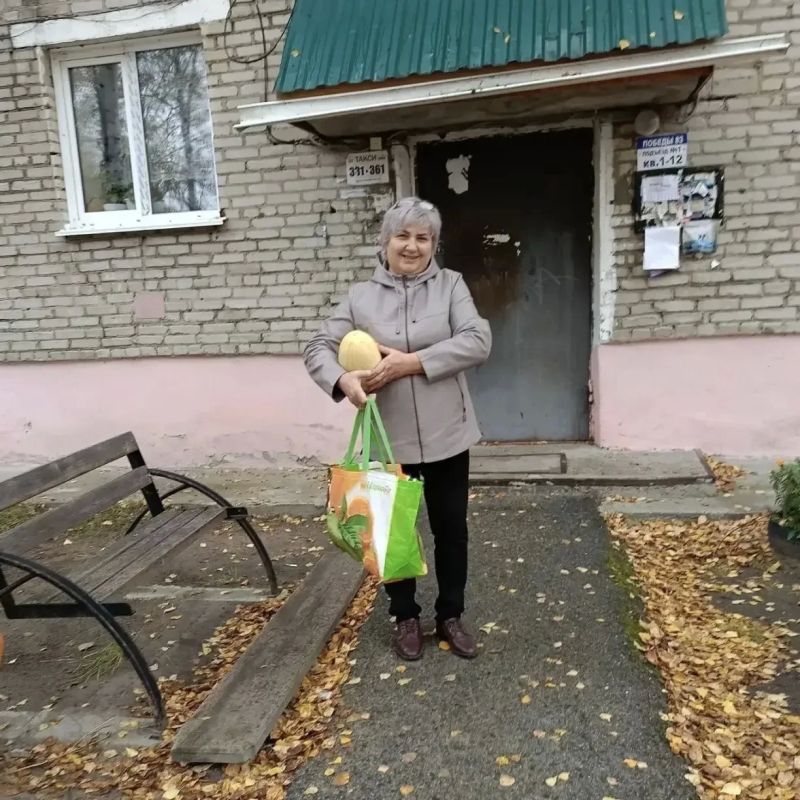 Владимир Мазур: Дорогие сотрудники и ветераны учреждений социальной сферы! От всего сердца поздравляю вас с профессиональным праздником — Днём социального работника! Владимир Мазур: Дорогие сотрудники и ветераны учреждений социальной сферы! От всего сердца поздравляю вас с профессиональным праздником — Днём социального работника!