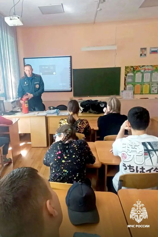 Томские спасатели в гостях у особенных детей Томские спасатели в гостях у особенных детей