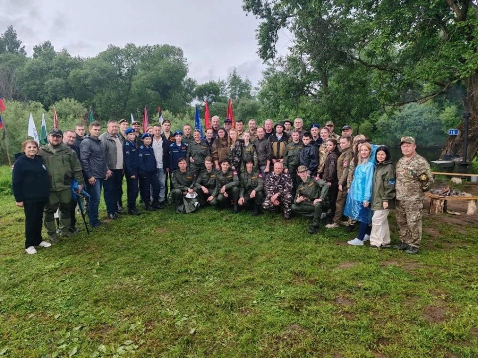 Председатель Законодательной думы Оксана Козловская провела встречу с руководителем сводного сибирского поискового отряда Сергеем Григорьевым, недавно вернувшимся из экспедиции в Псковскую область Председатель Законодательной думы Оксана Козловская провела встречу с руководителем сводного сибирского поискового отряда Сергеем Григорьевым, недавно вернувшимся из экспедиции в Псковскую область
