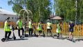 Совсем недавно сотрудники районной библиотеке при поддержке стражей порядка запустили проект: «Поехали», участников необычных экскурсий на электросамокатах можно наблюдать на улицах города Колпашева и села Тогур