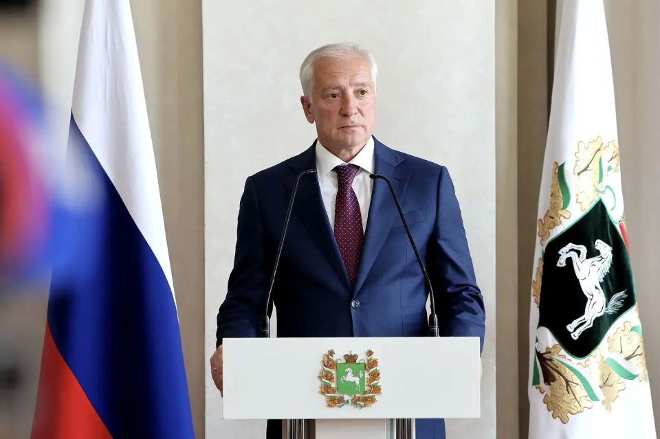 Владимир Мазур: Накануне государственного праздника Дня России вручил государственные и региональные награды землякам за подвиги на фронте и трудовые успехи в тылу Владимир Мазур: Накануне государственного праздника Дня России вручил государственные и региональные награды землякам за подвиги на фронте и трудовые успехи в тылу