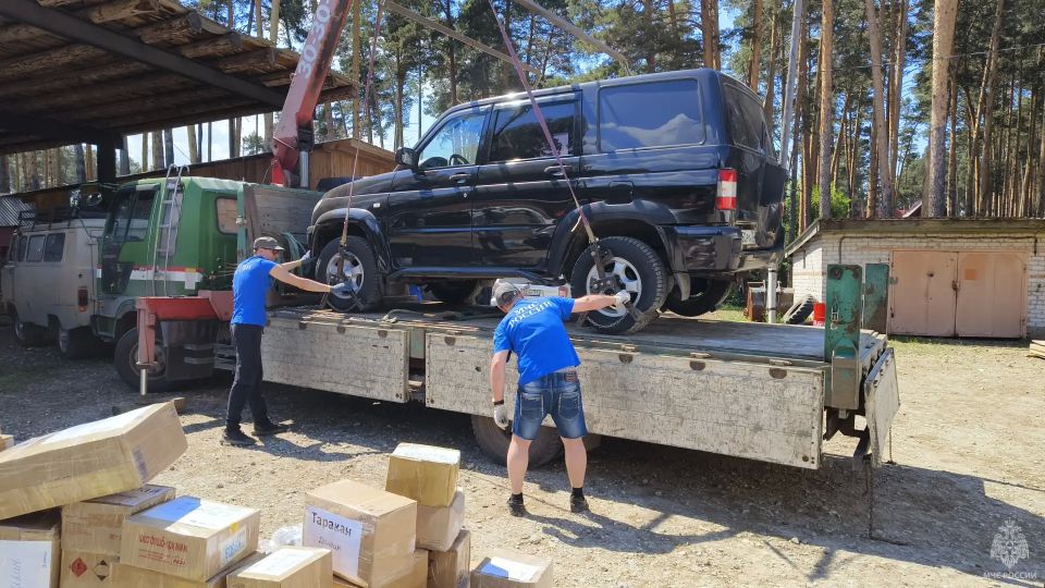 Сотрудники Главного управления МЧС России по Томской области приняли участие в гуманитарной миссии Сотрудники Главного управления МЧС России по Томской области приняли участие в гуманитарной миссии