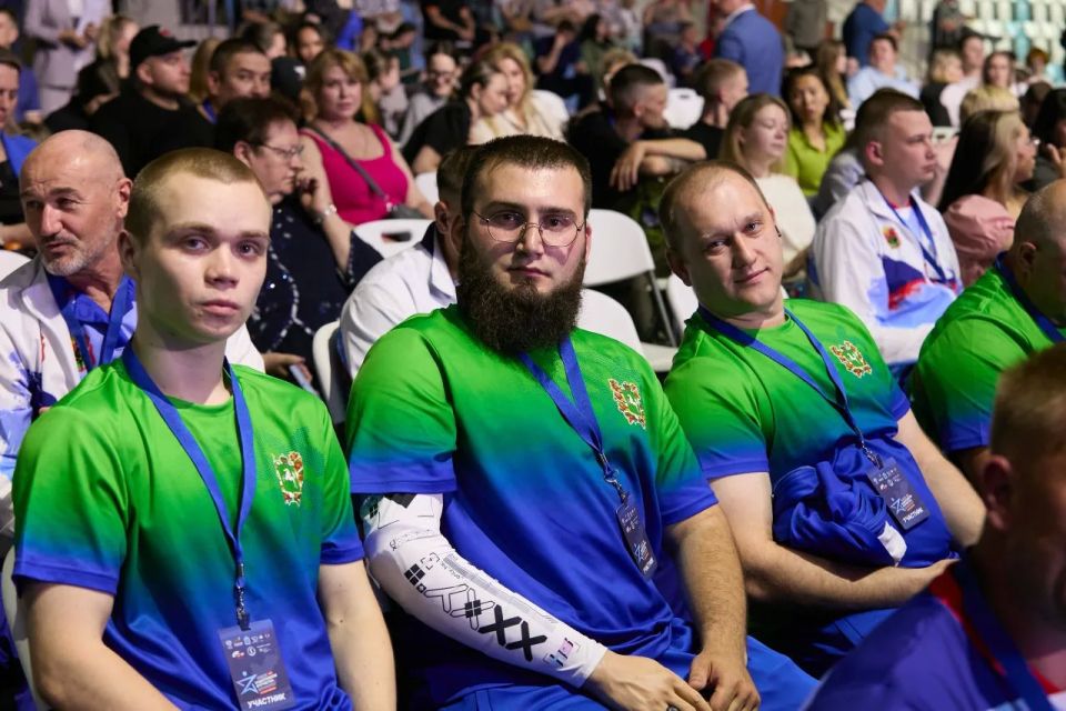 Ветераны СВО из Томской области принимают участие в межрегиональном «Кубке Защитников Отечества» Ветераны СВО из Томской области принимают участие в межрегиональном «Кубке Защитников Отечества»