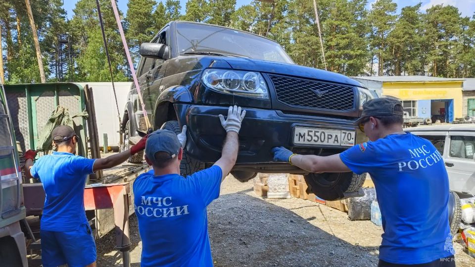 Сотрудники Главного управления МЧС России по Томской области приняли участие в гуманитарной миссии Сотрудники Главного управления МЧС России по Томской области приняли участие в гуманитарной миссии