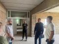 Прокурор Александровского района Томской области Олег Туголуков проверил, как продвигается капитальный ремонт в школе
