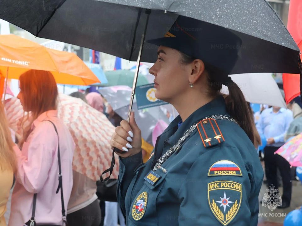 Томские спасатели приняли участие в праздничном мероприятии, посвященном Дню России Томские спасатели приняли участие в праздничном мероприятии, посвященном Дню России