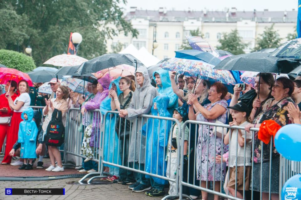 В Томске отметили День России — показываем, как это было В Томске отметили День России — показываем, как это было