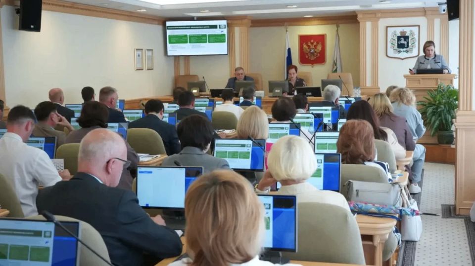 В Законодательной думе региона обсудили стратегию развития образования и воспитания молодежи