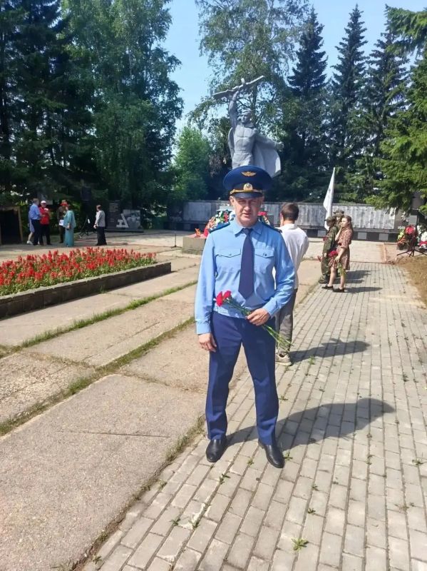 Сотрудники прокуратуры Томской области приняли участие в мероприятиях в честь Дня памяти и скорби Сотрудники прокуратуры Томской области приняли участие в мероприятиях в честь Дня памяти и скорби