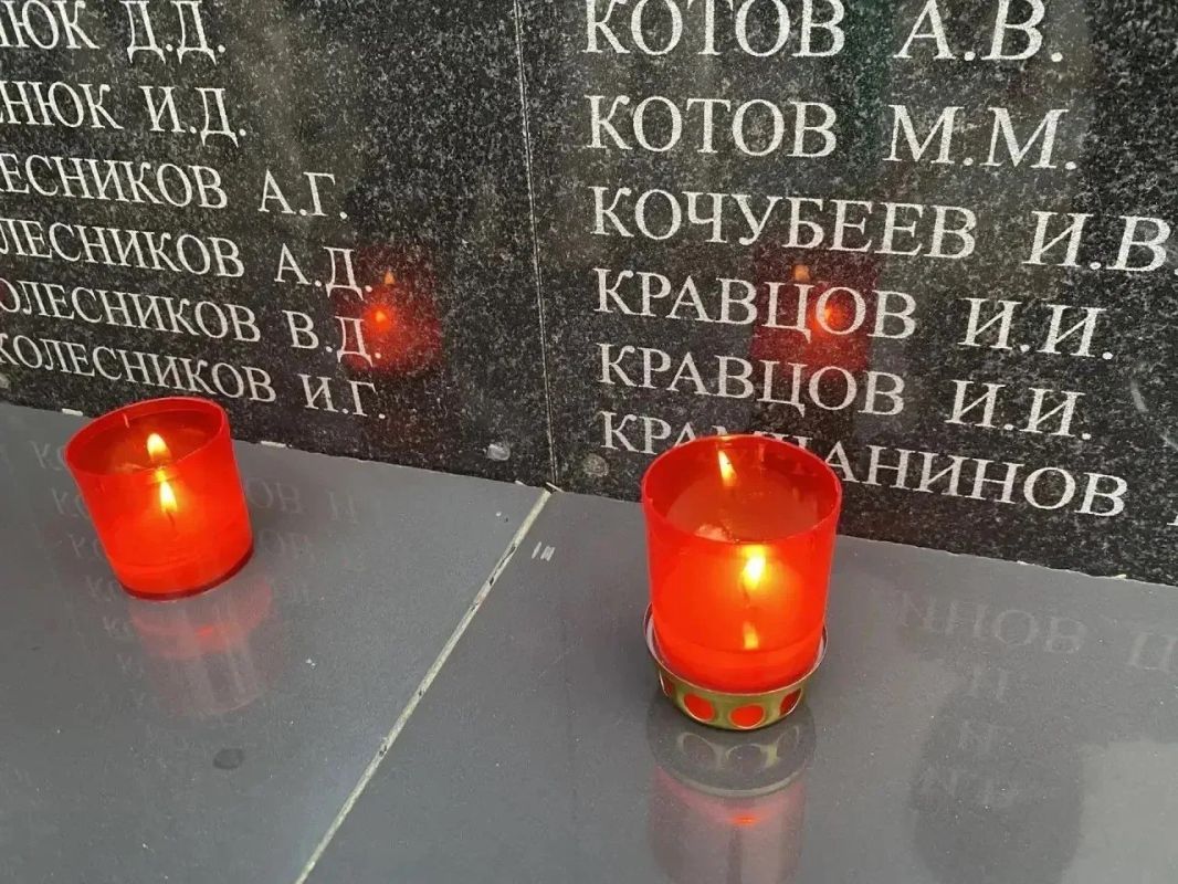 Сотрудники прокуратуры Томской области приняли участие в мероприятиях в честь Дня памяти и скорби Сотрудники прокуратуры Томской области приняли участие в мероприятиях в честь Дня памяти и скорби