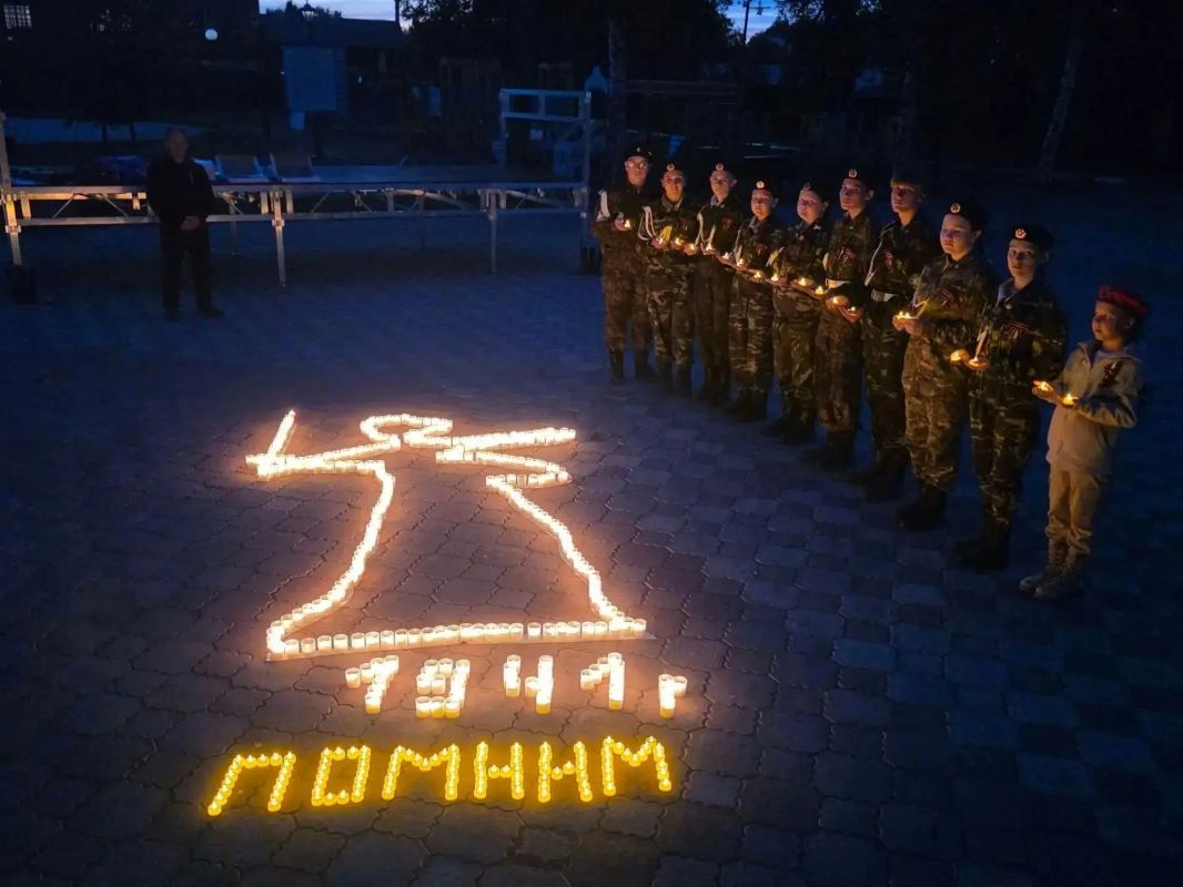 Сотрудники прокуратуры Томской области приняли участие в мероприятиях в честь Дня памяти и скорби Сотрудники прокуратуры Томской области приняли участие в мероприятиях в честь Дня памяти и скорби
