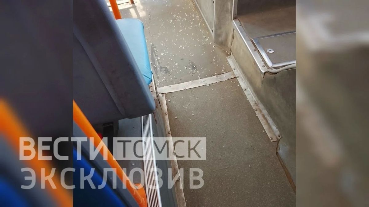 "Как домино легли": троллейбус №6 попал в ДТП в центре Томска, есть пострадавшие