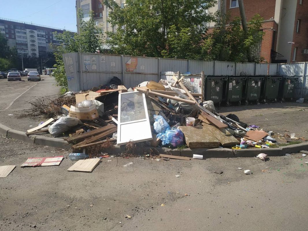 Власти Томской области обязали за две недели навести порядок на мусорных площадках Власти Томской области обязали за две недели навести порядок на мусорных площадках