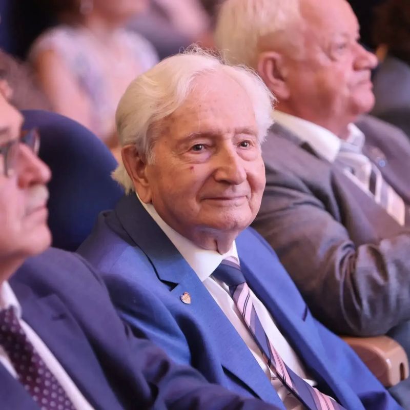 Владимир Мазур: Сегодня юбилей у Томского национального исследовательского медицинского центра РАН: 10 лет на службе науке, на страже здоровья людей Владимир Мазур: Сегодня юбилей у Томского национального исследовательского медицинского центра РАН: 10 лет на службе науке, на страже здоровья людей