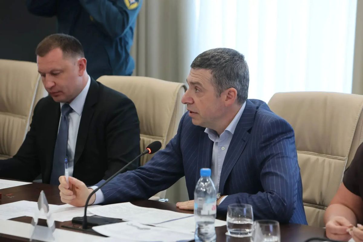 Владимир Мазур: Сегодня провели внеочередное заседание комиссии по чрезвычайным ситуациям, обсудили меры по стабилизации лесопожарной обстановки Владимир Мазур: Сегодня провели внеочередное заседание комиссии по чрезвычайным ситуациям, обсудили меры по стабилизации лесопожарной обстановки