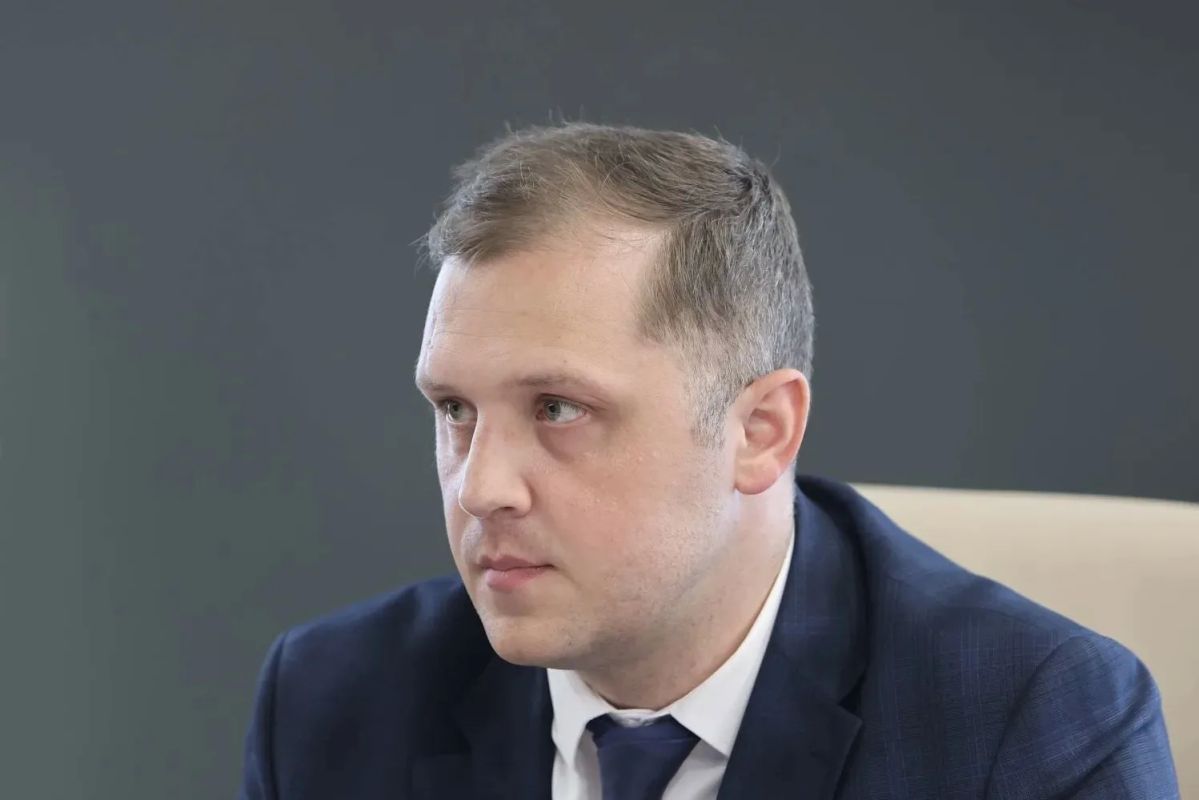 Владимир Мазур: С участием прокурора области, главного федерального инспектора в регионе, руководства управления Федеральной антимонопольной службы, представителей топливозаправочного комплекса, глав городов и районов... Владимир Мазур: С участием прокурора области, главного федерального инспектора в регионе, руководства управления Федеральной антимонопольной службы, представителей топливозаправочного комплекса, глав городов и районов...