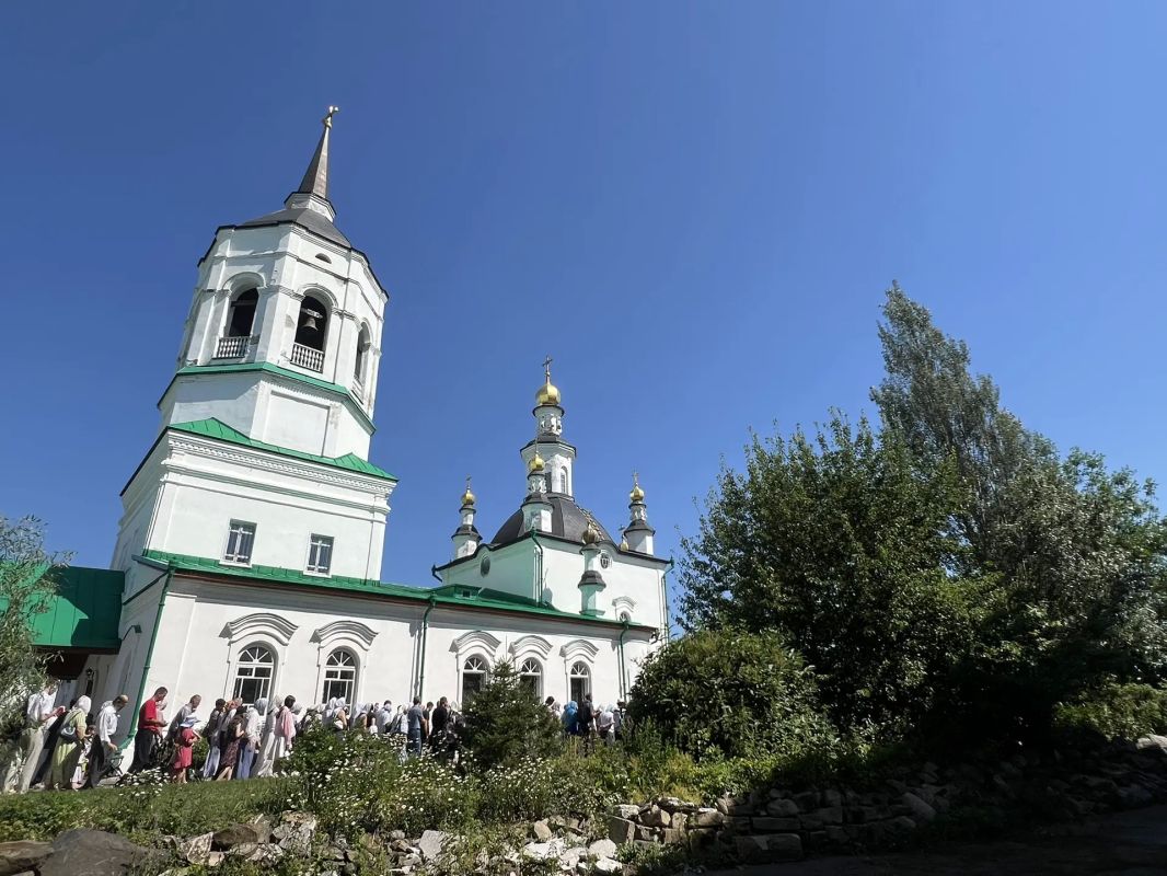Владимир Мазур: Вместе с томичами, поломниками, митрополитом Томским и Асиновским Ростиславом, генеральным директором телеканала «Спас» Борисом Вячеславовичем Корчевниковым сегодня встретили день памяти старца Фёдора Кузьмича Владимир Мазур: Вместе с томичами, поломниками, митрополитом Томским и Асиновским Ростиславом, генеральным директором телеканала «Спас» Борисом Вячеславовичем Корчевниковым сегодня встретили день памяти старца Фёдора Кузьмича