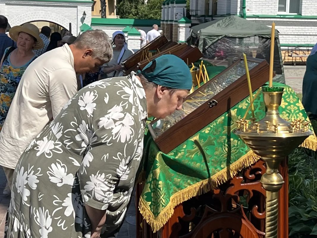 Владимир Мазур: Вместе с томичами, поломниками, митрополитом Томским и Асиновским Ростиславом, генеральным директором телеканала «Спас» Борисом Вячеславовичем Корчевниковым сегодня встретили день памяти старца Фёдора Кузьмича Владимир Мазур: Вместе с томичами, поломниками, митрополитом Томским и Асиновским Ростиславом, генеральным директором телеканала «Спас» Борисом Вячеславовичем Корчевниковым сегодня встретили день памяти старца Фёдора Кузьмича