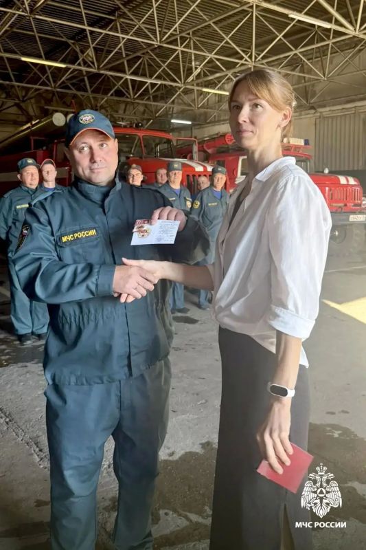 Готов к труду и обороне! Сотрудники МЧС России в Стрежевом получили знаки отличия ГТО Готов к труду и обороне! Сотрудники МЧС России в Стрежевом получили знаки отличия ГТО