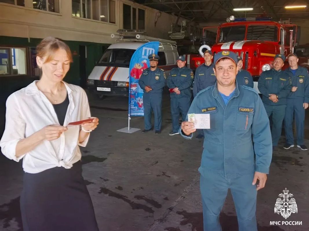 Готов к труду и обороне! Сотрудники МЧС России в Стрежевом получили знаки отличия ГТО Готов к труду и обороне! Сотрудники МЧС России в Стрежевом получили знаки отличия ГТО