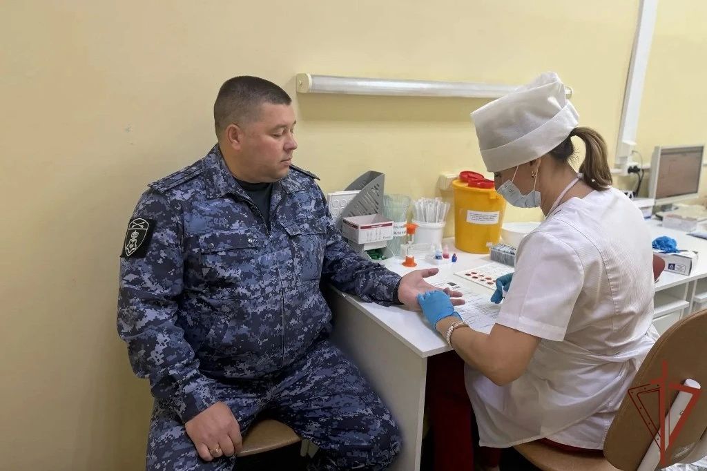 Росгвардейцы сдали более 7 литров крови для медицинских учреждений Томской области Росгвардейцы сдали более 7 литров крови для медицинских учреждений Томской области