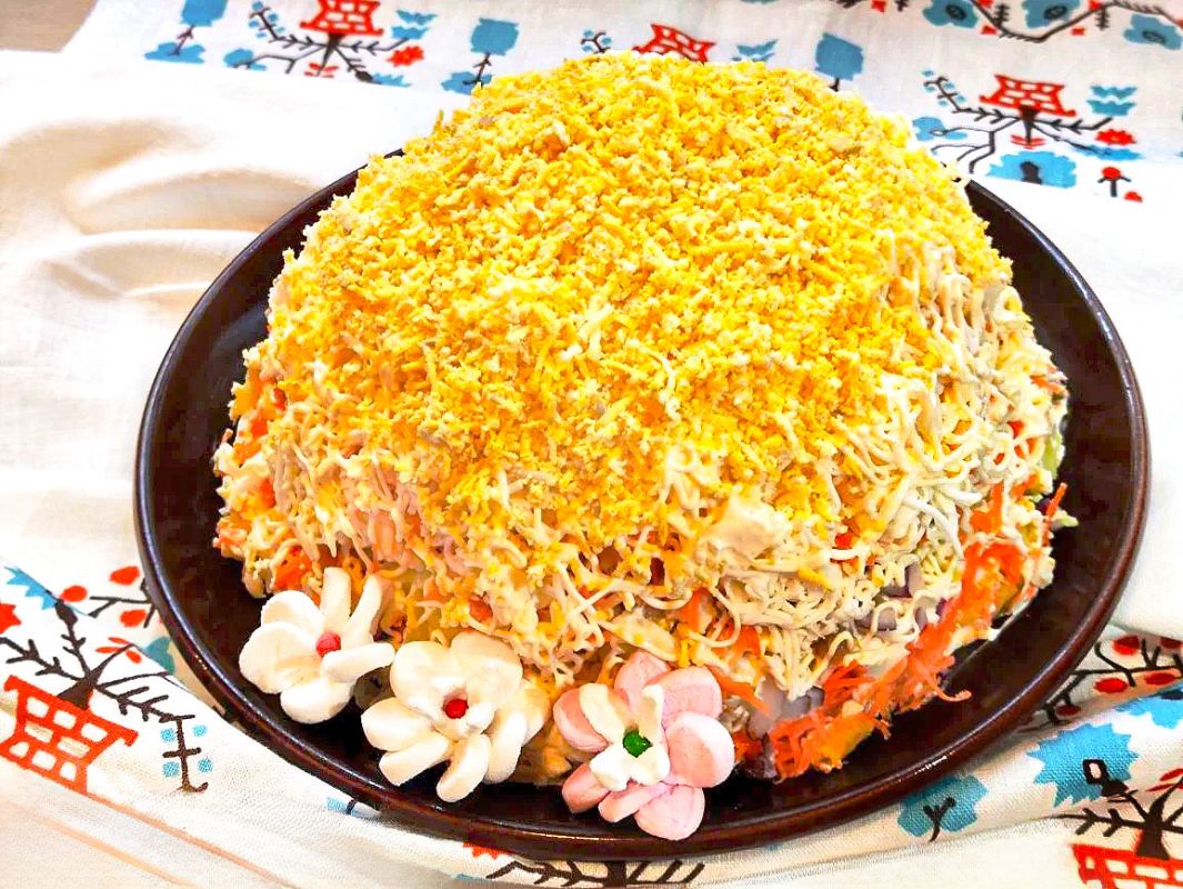 Мимоза с скумбрией: вкусные нюансы популярного салата