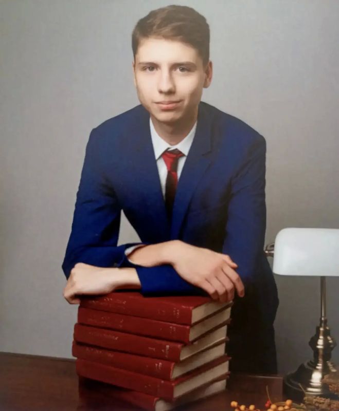 Дмитрий Махиня: Только вчера, награждая наших выпускников-стобалльников, познакомился с Сергеем Нагорняком Дмитрий Махиня: Только вчера, награждая наших выпускников-стобалльников, познакомился с Сергеем Нагорняком