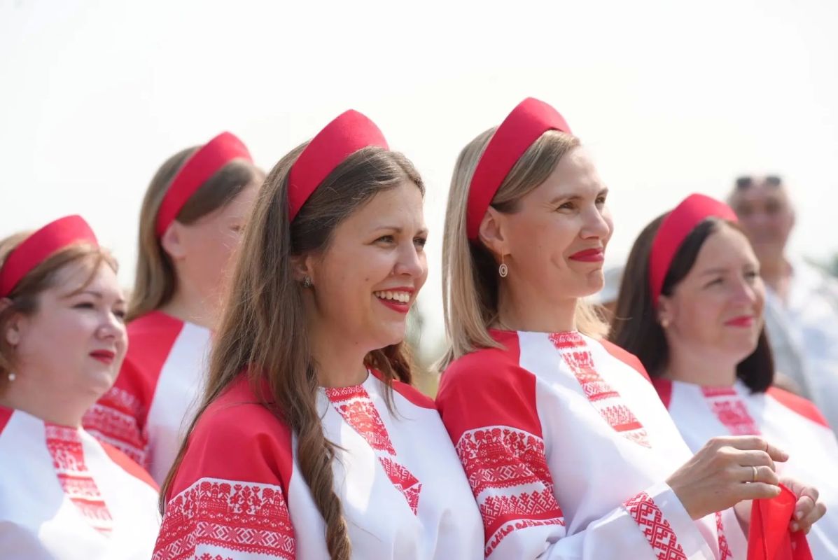 В Томском районе состоялся фестиваль сенокоса В Томском районе состоялся фестиваль сенокоса