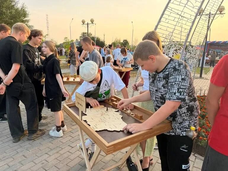 Лето без гаджетов?. В Парабели этим летом проходит фестиваль настольных игр под открытым небом Лето без гаджетов?. В Парабели этим летом проходит фестиваль настольных игр под открытым небом