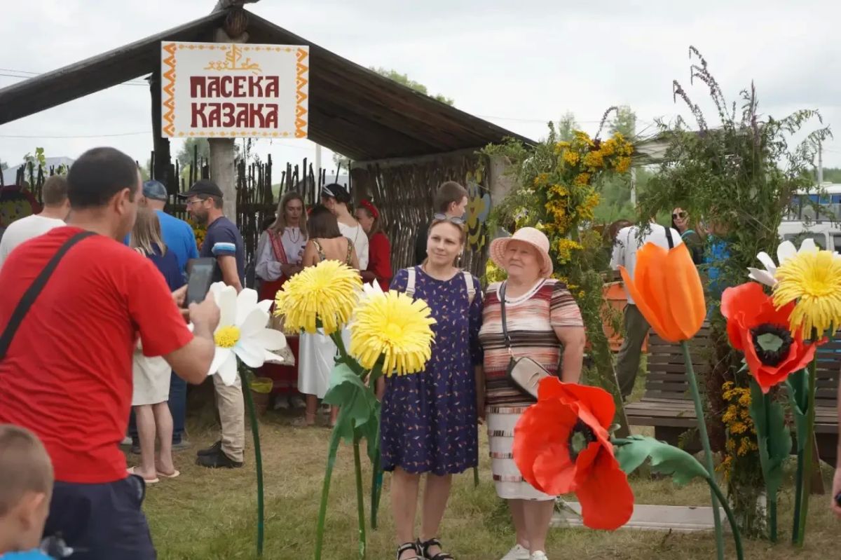 «Любо», «Братина»! В Кривошеино прошел межрегиональный фестиваль казачьей культуры «Любо», «Братина»! В Кривошеино прошел межрегиональный фестиваль казачьей культуры
