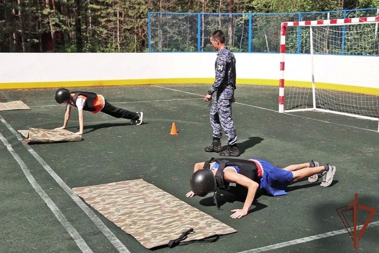В год 10-летия образования Росгвардии и 215-летия войск правопорядка, а также в рамках всероссийской ведомственной акции «Каникулы с Росгвардией» военнослужащие и сотрудники Сибирского ордена Жукова округа войск национальной... В год 10-летия образования Росгвардии и 215-летия войск правопорядка, а также в рамках всероссийской ведомственной акции «Каникулы с Росгвардией» военнослужащие и сотрудники Сибирского ордена Жукова округа войск национальной...