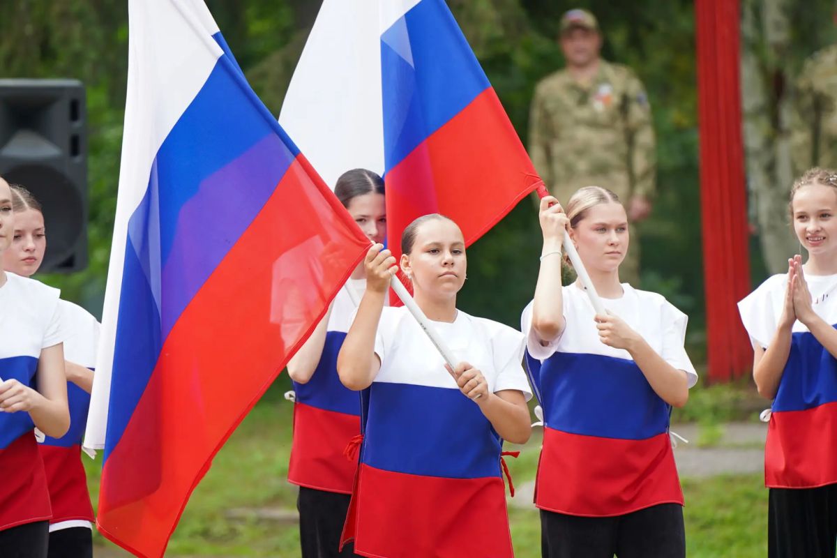 Владимир Мазур: Сегодня открыли Всероссийскую военно-историческую смену «Страна Героев» в лагере «Восход» Владимир Мазур: Сегодня открыли Всероссийскую военно-историческую смену «Страна Героев» в лагере «Восход»