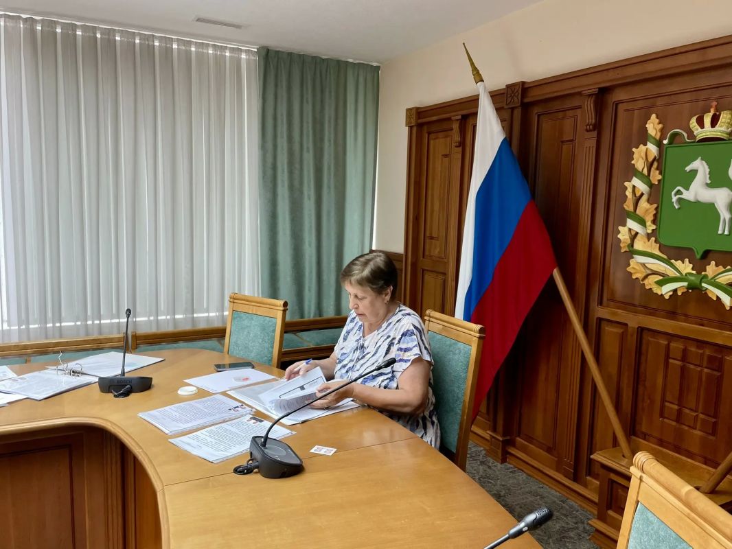 Томским региональным отделением Политической партии «Российская объединенная демократическая партия «ЯБЛОКО» представлены в Избирательную комиссию Томской области документы для заверения списков кандидатов на выборах... Томским региональным отделением Политической партии «Российская объединенная демократическая партия «ЯБЛОКО» представлены в Избирательную комиссию Томской области документы для заверения списков кандидатов на выборах...