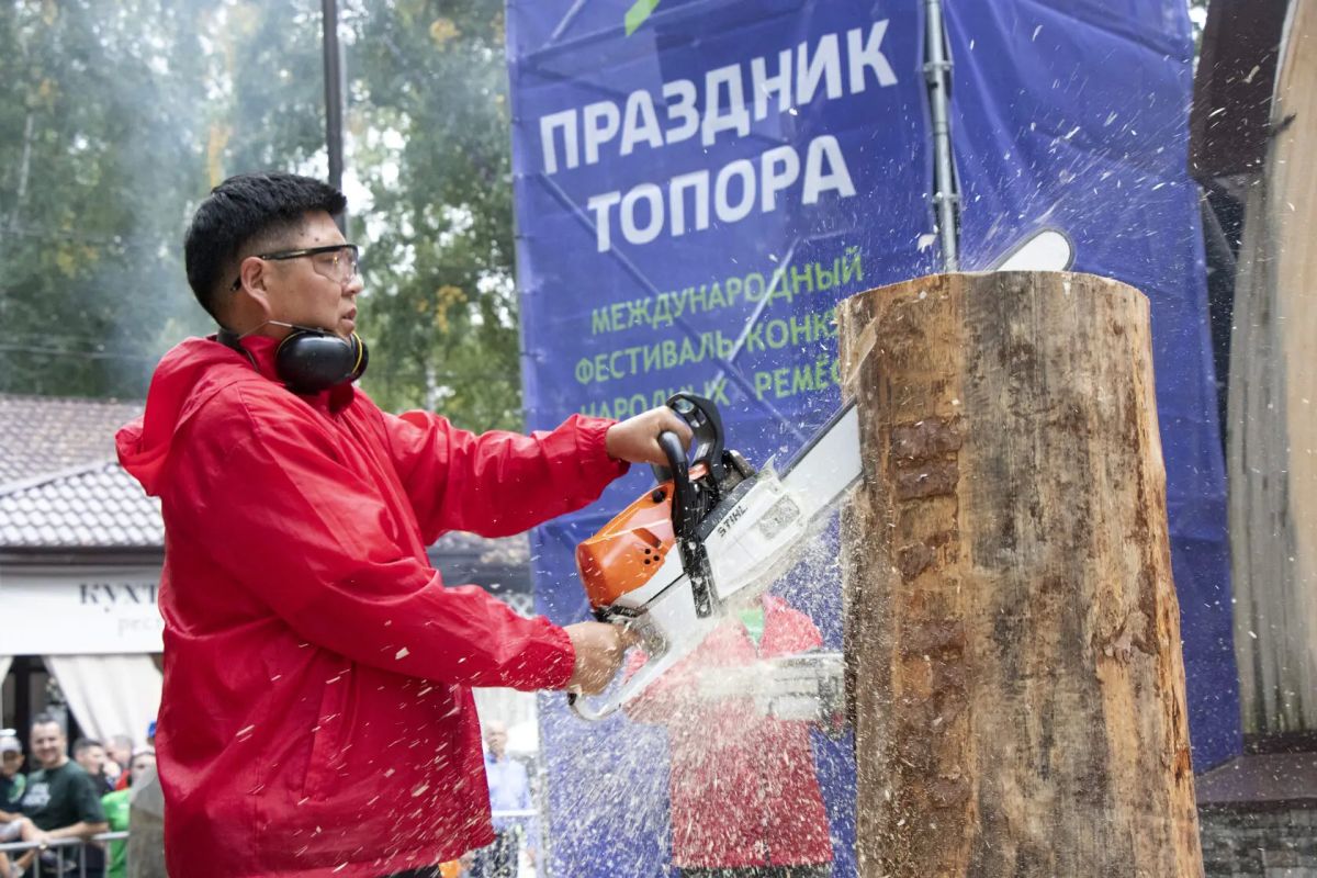 Уважаемые друзья!. Подготовка к Празднику Топора идет полным ходом! Будем держать вас в курсе и разместим информацию о расписании ближе к мероприятию! Уважаемые друзья!. Подготовка к Празднику Топора идет полным ходом! Будем держать вас в курсе и разместим информацию о расписании ближе к мероприятию!