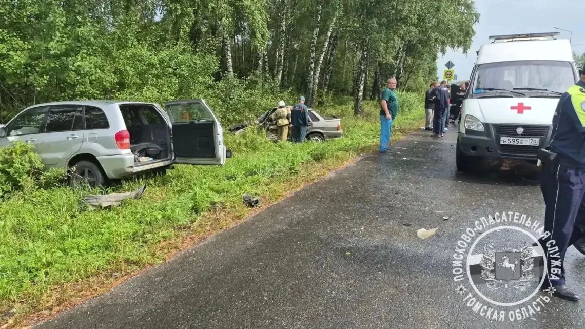 В Томске спасательный отряд оказал помощь при ДТП во время следования на операцию