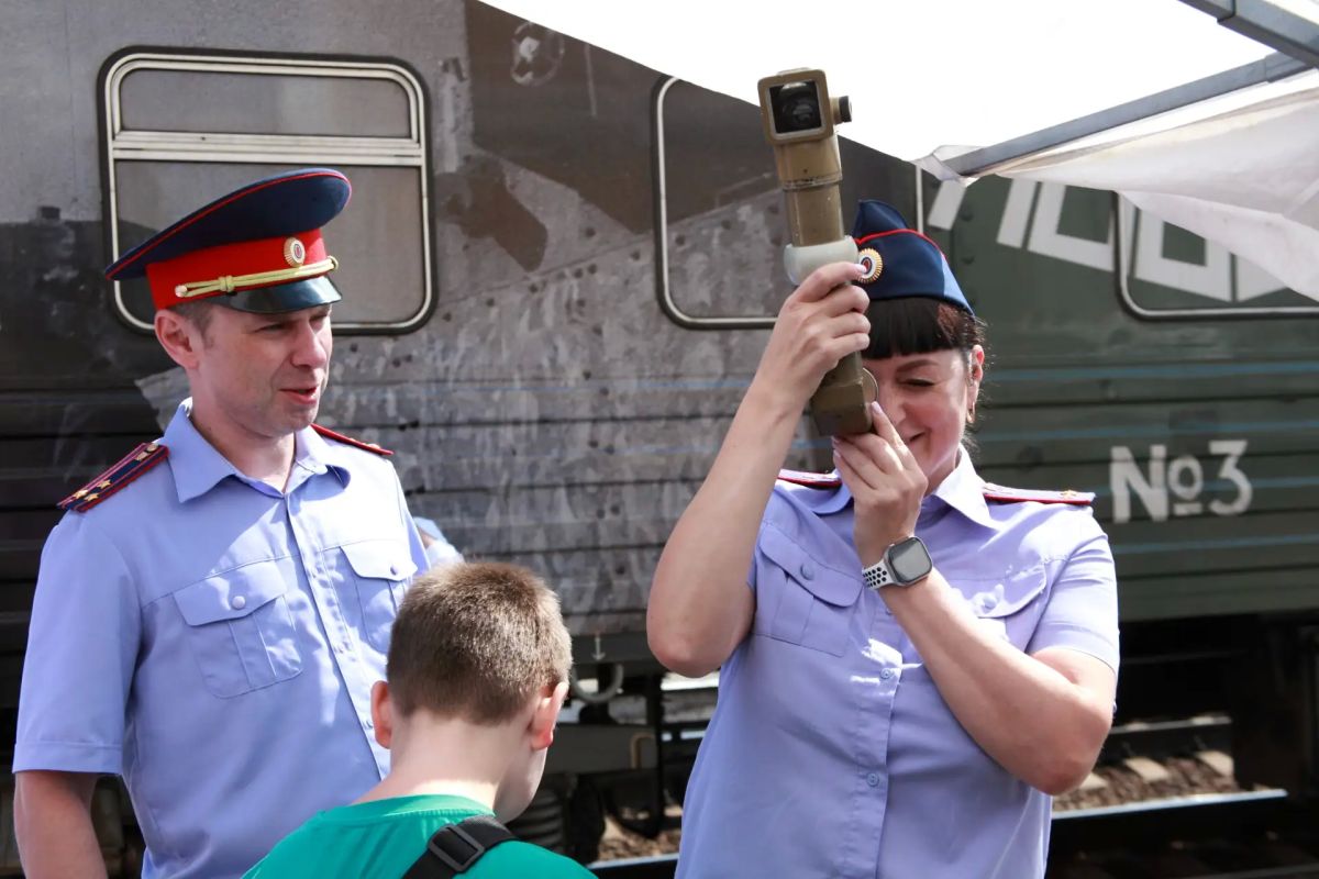 В Томске офицеры регионального ведомства СК России вместе с детьми посетили музей «Поезд Победы» В Томске офицеры регионального ведомства СК России вместе с детьми посетили музей «Поезд Победы»