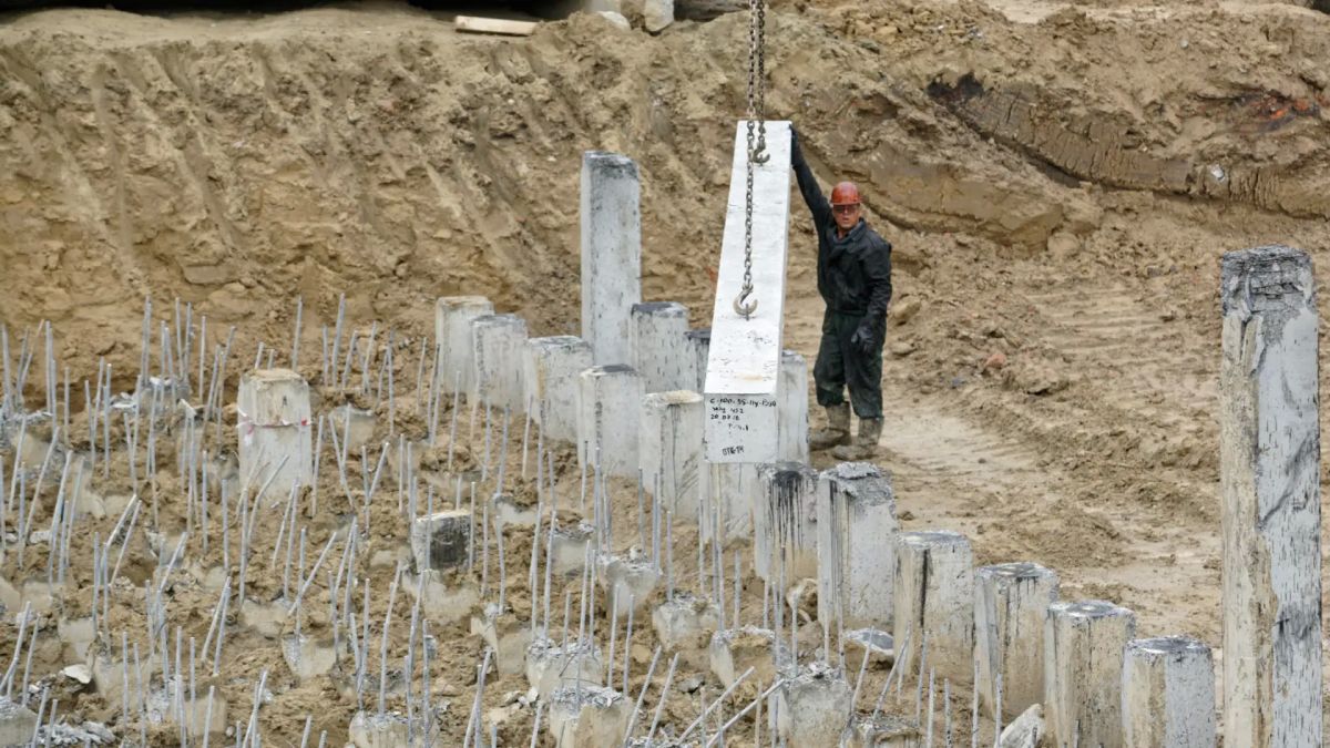Владимир Мазур: Уважаемые строители Томской области! Дорогие ветераны отрасли! Поздравляю вас с профессиональным праздником, которому в этом году 70 лет: впервые День строителя в нашей стране отметили в 1956 году Владимир Мазур: Уважаемые строители Томской области! Дорогие ветераны отрасли! Поздравляю вас с профессиональным праздником, которому в этом году 70 лет: впервые День строителя в нашей стране отметили в 1956 году