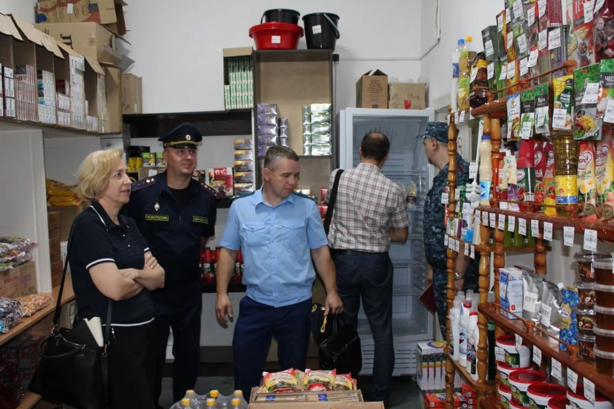 Томский прокурор по надзору за соблюдением законов в исправительных учреждениях области Илья Соколов вместе с региональным омбудсменом Еленой Карташовой посетили лечебное исправительное учреждение Томский прокурор по надзору за соблюдением законов в исправительных учреждениях области Илья Соколов вместе с региональным омбудсменом Еленой Карташовой посетили лечебное исправительное учреждение