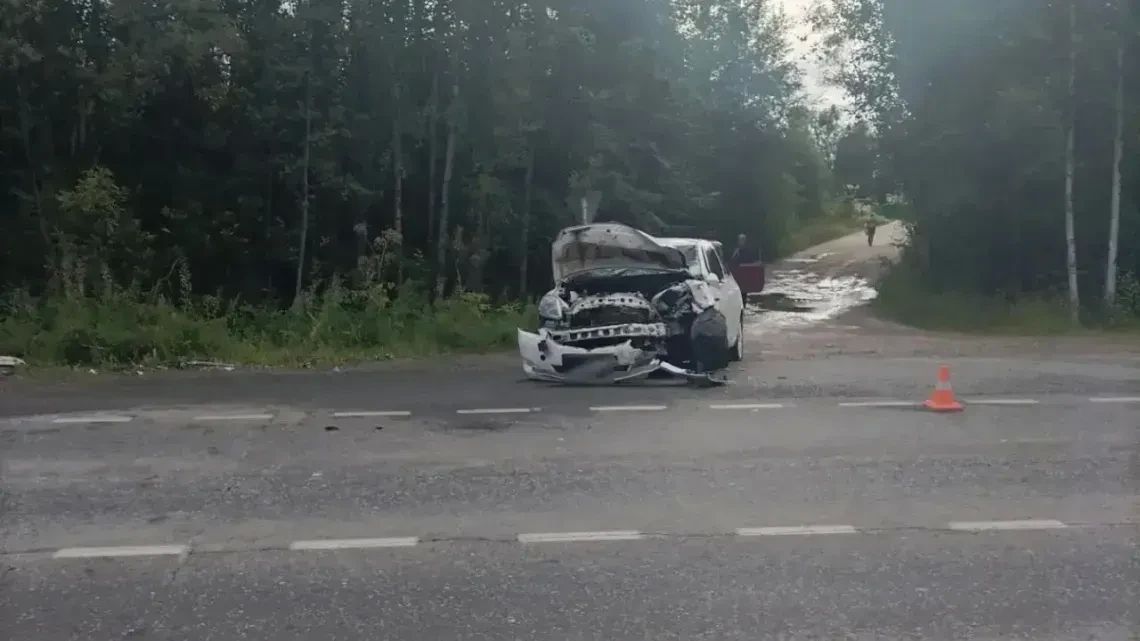 Оба водителя в больнице: на трассе Стрежевой - Нижневартовск произошло серьезное ДТП