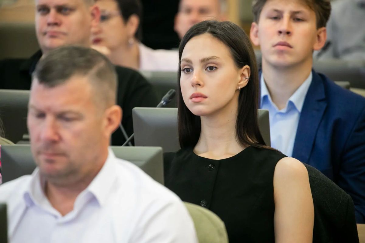 В Законодательной думе обсудили молодежную политику регионa В Законодательной думе обсудили молодежную политику регионa