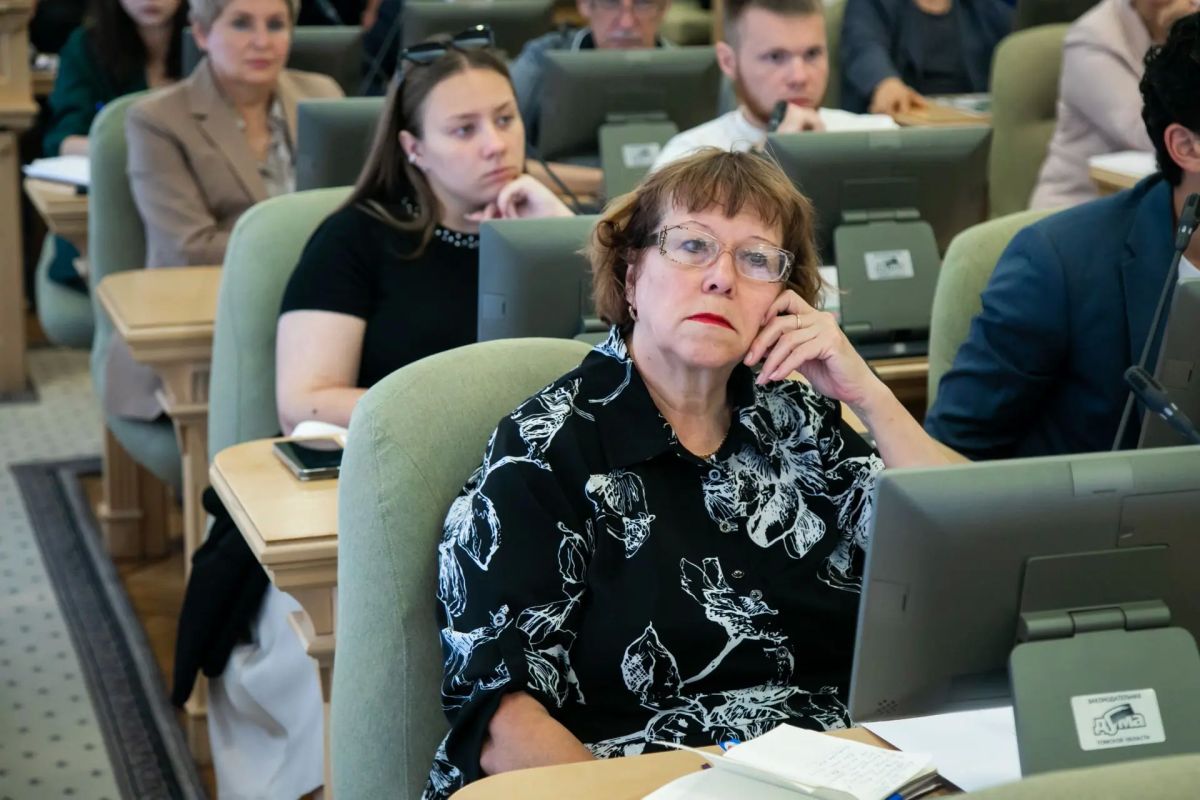 В Законодательной думе обсудили молодежную политику регионa В Законодательной думе обсудили молодежную политику регионa
