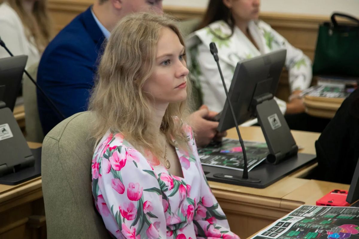 В Законодательной думе обсудили молодежную политику регионa В Законодательной думе обсудили молодежную политику регионa