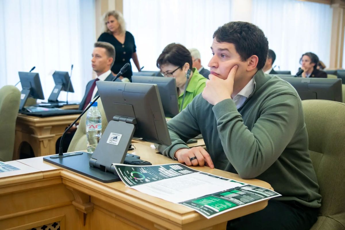 В Законодательной думе обсудили молодежную политику регионa В Законодательной думе обсудили молодежную политику регионa
