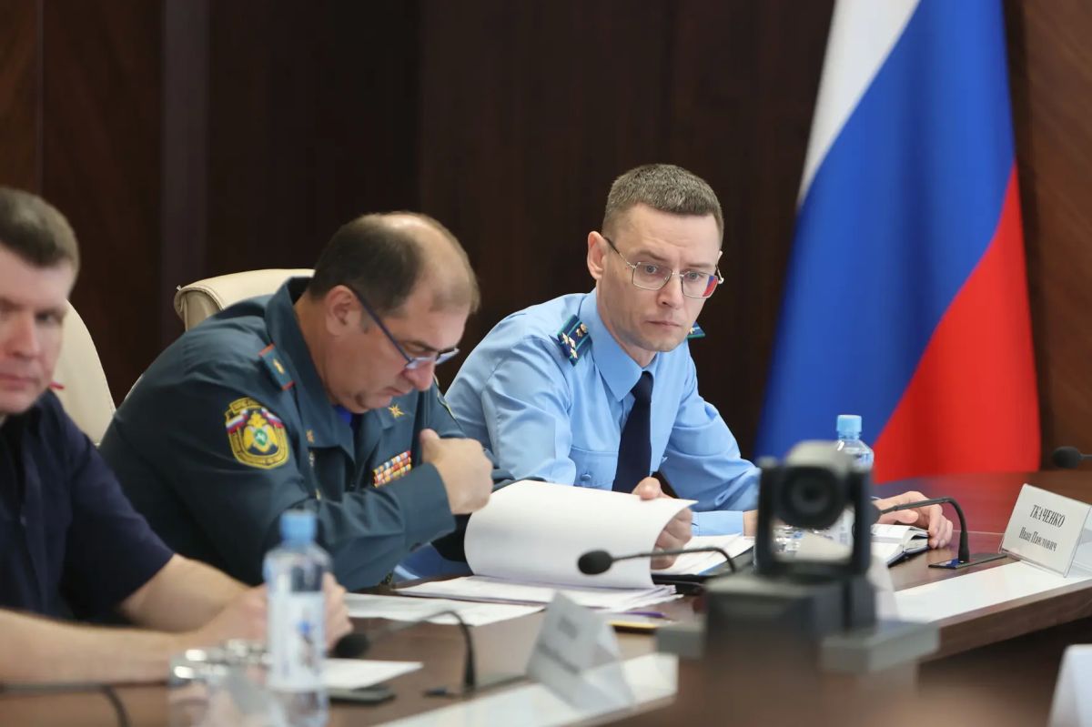 Владимир Мазур: Сегодня провели очередное заседание комиссии по предупреждению и ликвидации ЧС. Один из важнейших вопросов посвящён итогам весеннего половодья, когда события развивались по одному из самых негативных сценариев Владимир Мазур: Сегодня провели очередное заседание комиссии по предупреждению и ликвидации ЧС. Один из важнейших вопросов посвящён итогам весеннего половодья, когда события развивались по одному из самых негативных сценариев